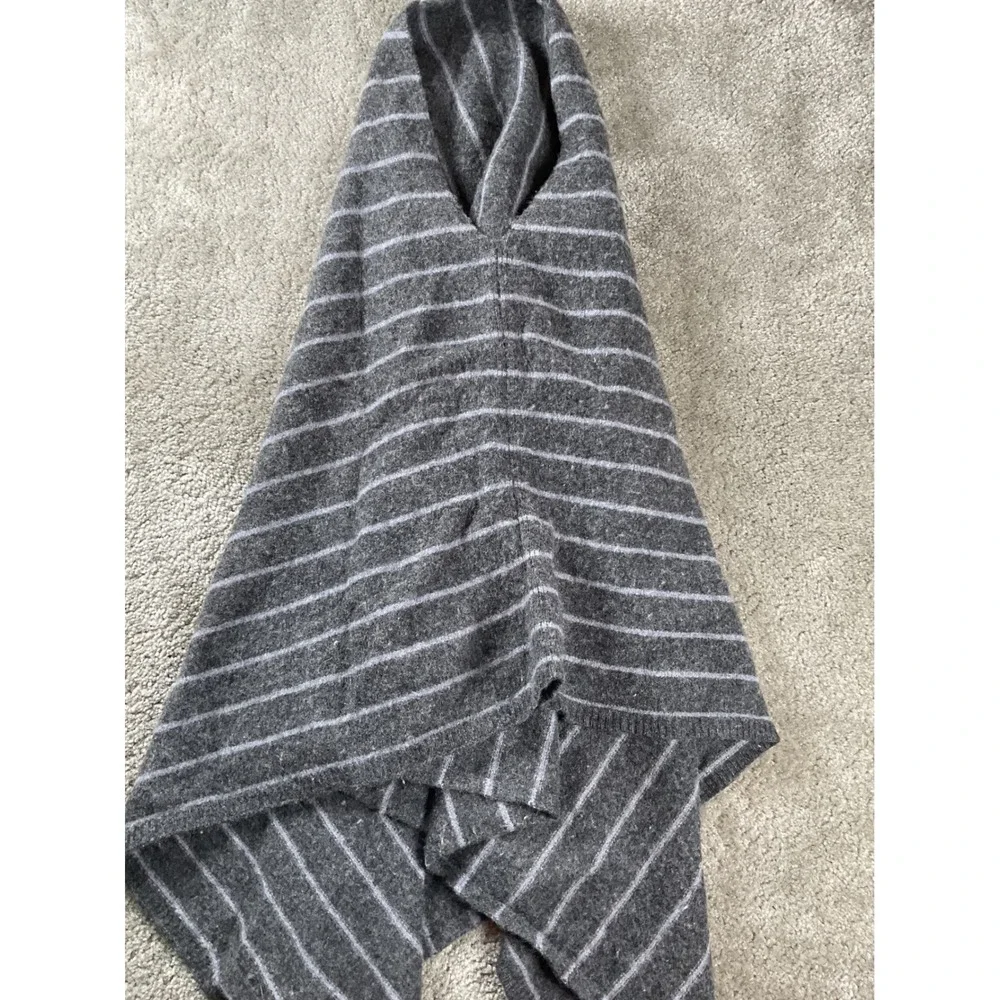 L.L.Bean Poncho Women OSFA Gray Striped Merino Wool Blend Knit Wrap Layer